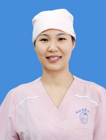 李  蓉