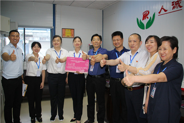 25、驗(yàn)收合影.jpg