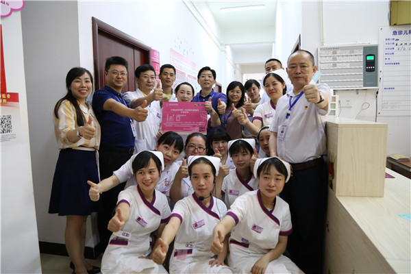 26、驗(yàn)收合影.jpg